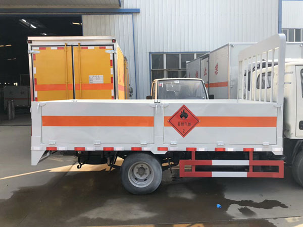 躍進3.5米柴油（藍(lán)牌）氣瓶車