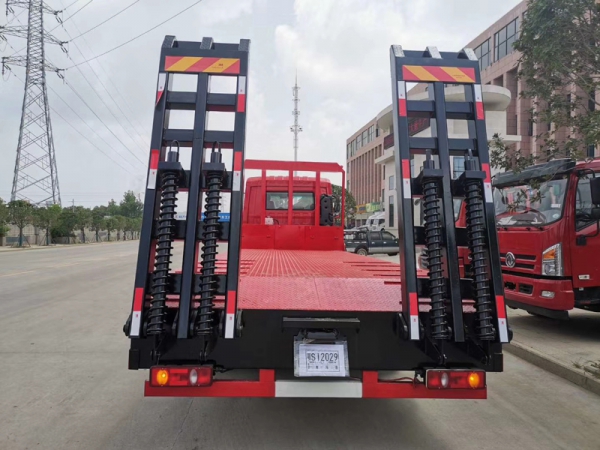 東風D3V后八輪平板拖車