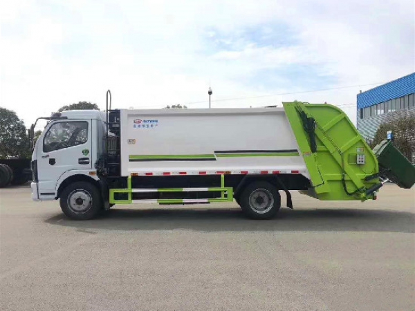 東風多利卡國六8方壓縮式垃圾車