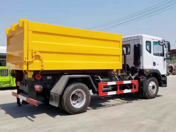 東風(fēng)多利卡D9國(guó)六車廂可卸（鉤臂）垃圾車