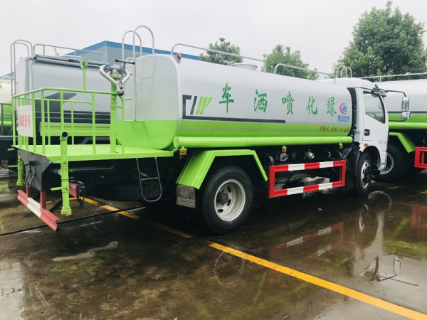 國(guó)六10方東風(fēng)福瑞卡灑水車