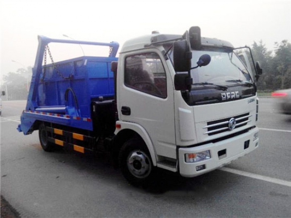 東風(fēng)多利卡擺臂式垃圾車(6方)