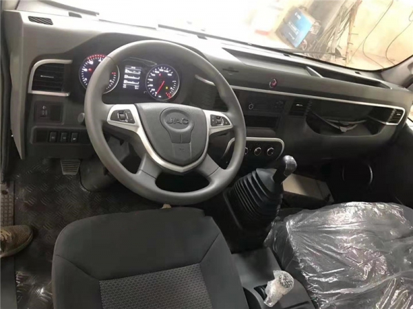 (國(guó)六4.2米)江淮駿鈴V6冷藏車