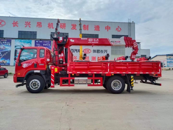 重汽王牌5噸隨車(chē)吊