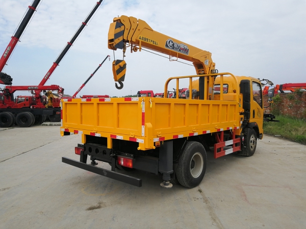 重汽豪曼藍(lán)牌/黃牌5噸隨車吊