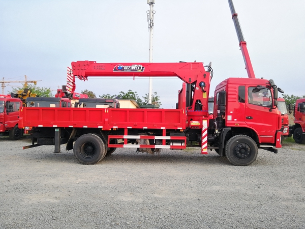 東風暢行8噸隨車吊