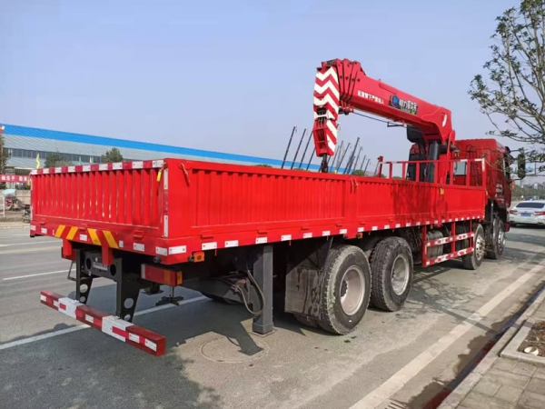 國六柳汽乘龍16-20噸隨車吊