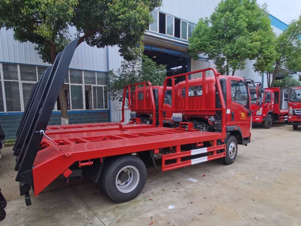 國(guó)六豪沃藍(lán)牌平板運(yùn)輸車(chē)