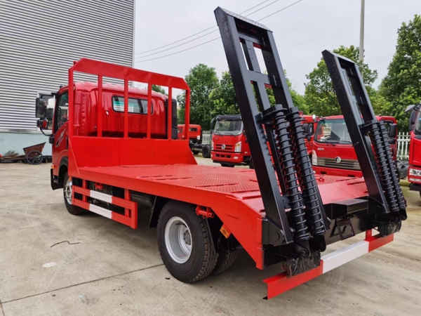 重汽王牌小黃牌平板運(yùn)輸車