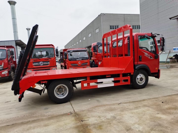 重汽王牌小黃牌平板運(yùn)輸車