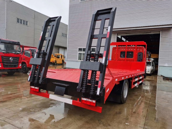 東風(fēng)D9平板拖車