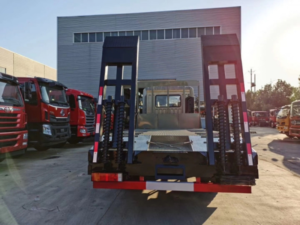 國六東風(fēng)錦程平板拖車