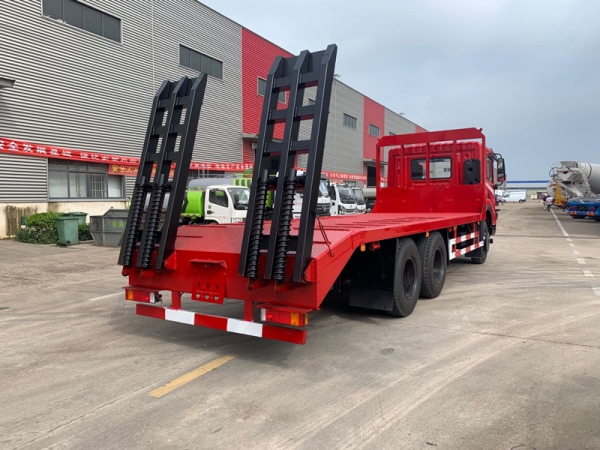 東風(fēng)華神T5后八輪平板拖車