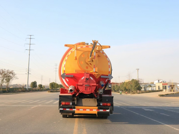 東風柳汽前四后八32方清洗吸污車