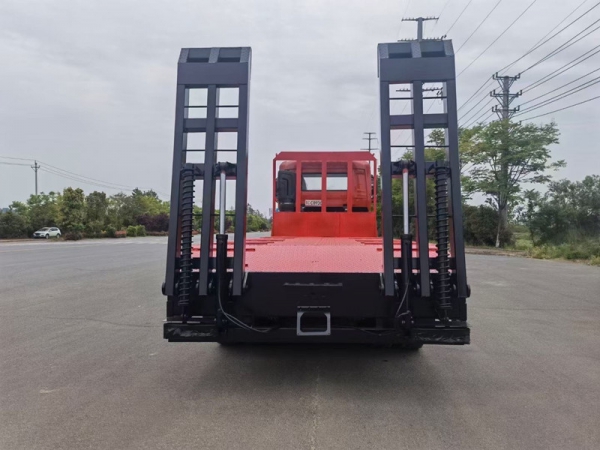 國六東風(fēng)天龍前四后八平板運(yùn)輸車，挖機(jī)拖車價(jià)格