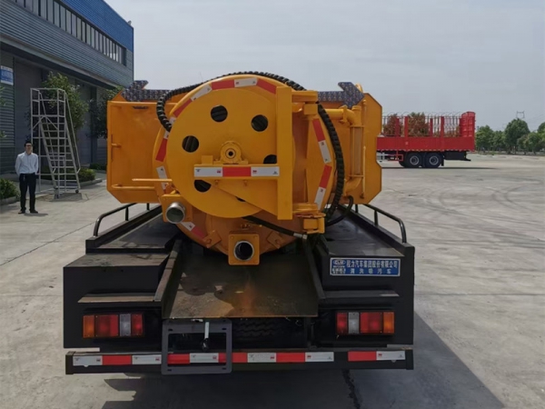 江鈴順達5方清洗吸污車，地下室專用