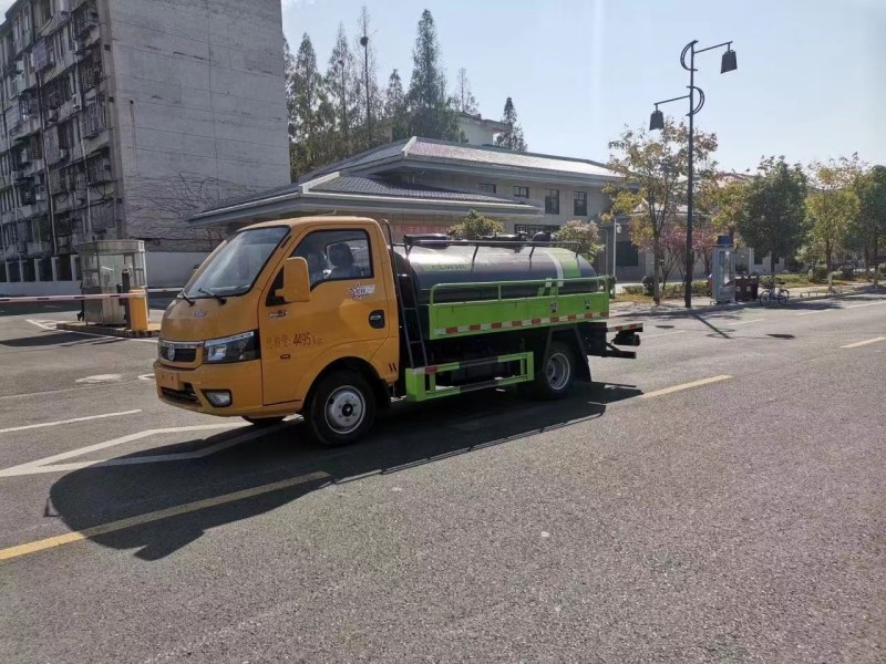 東風(fēng)途逸藍(lán)牌清洗吸污車(chē)