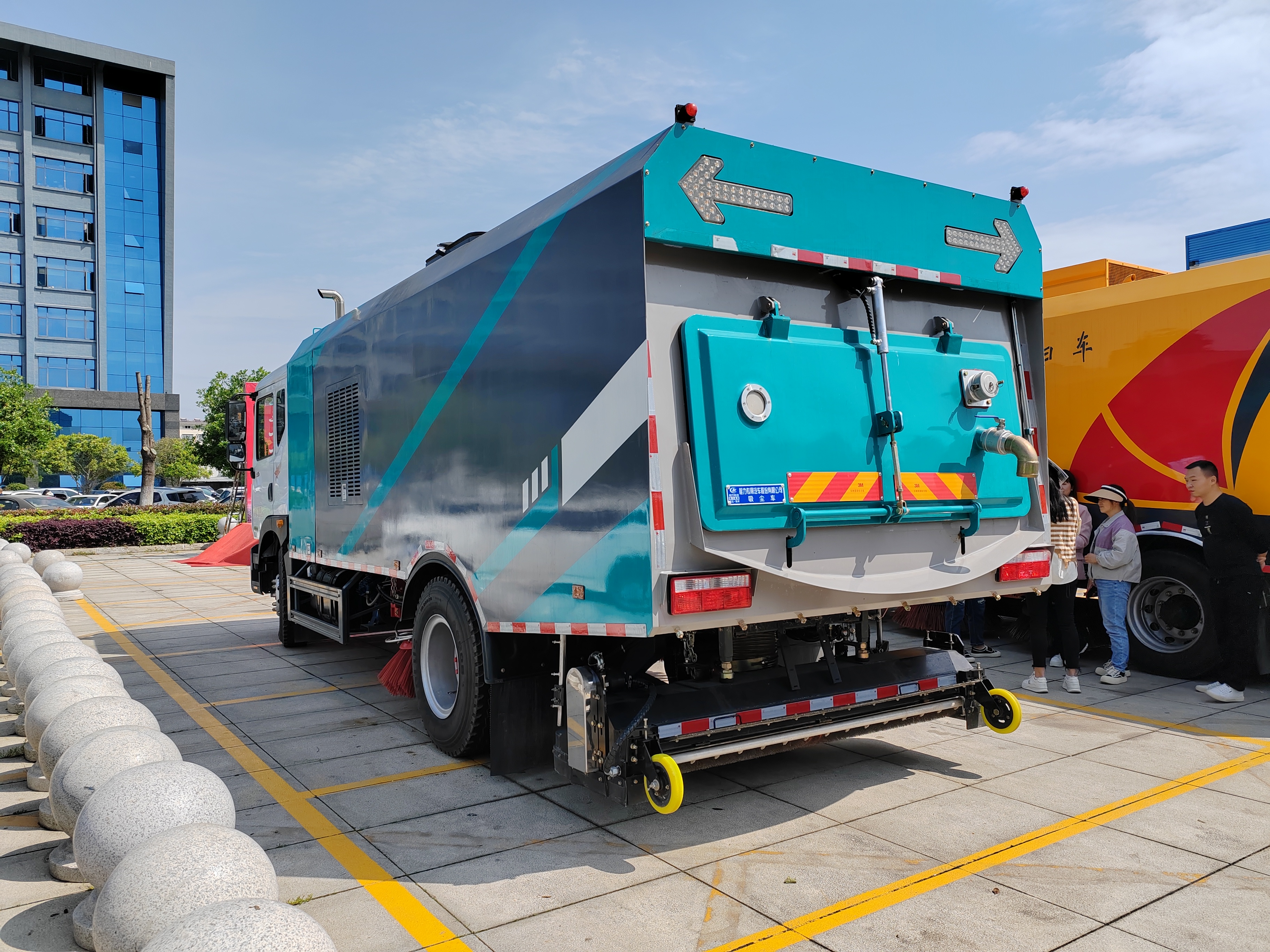 東風(fēng)D9 干濕兩用吸塵車